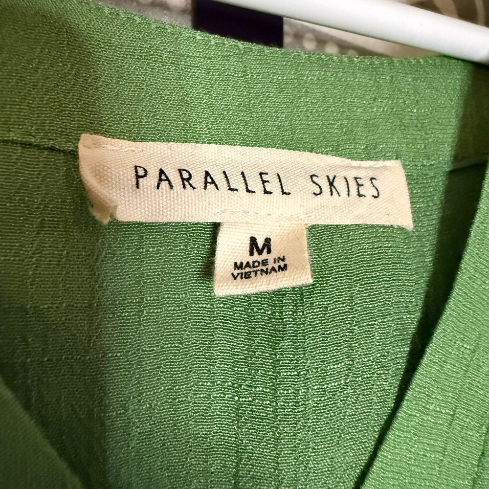 Parallel Skies Women's Green Top - Picture 2 of 4